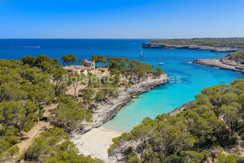 Coastal finca and private estate for sale in Parc Natural de Mondragó, Mallorca