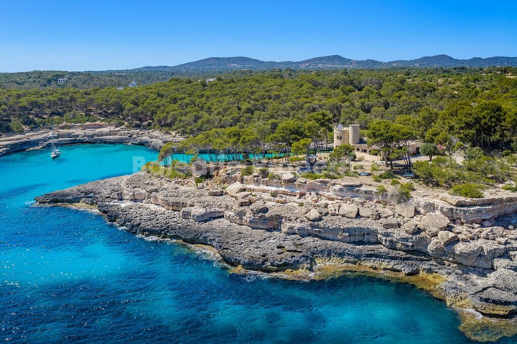 Finca costera y exclusiva propiedad privada en venta en Santanyí, Mallorca