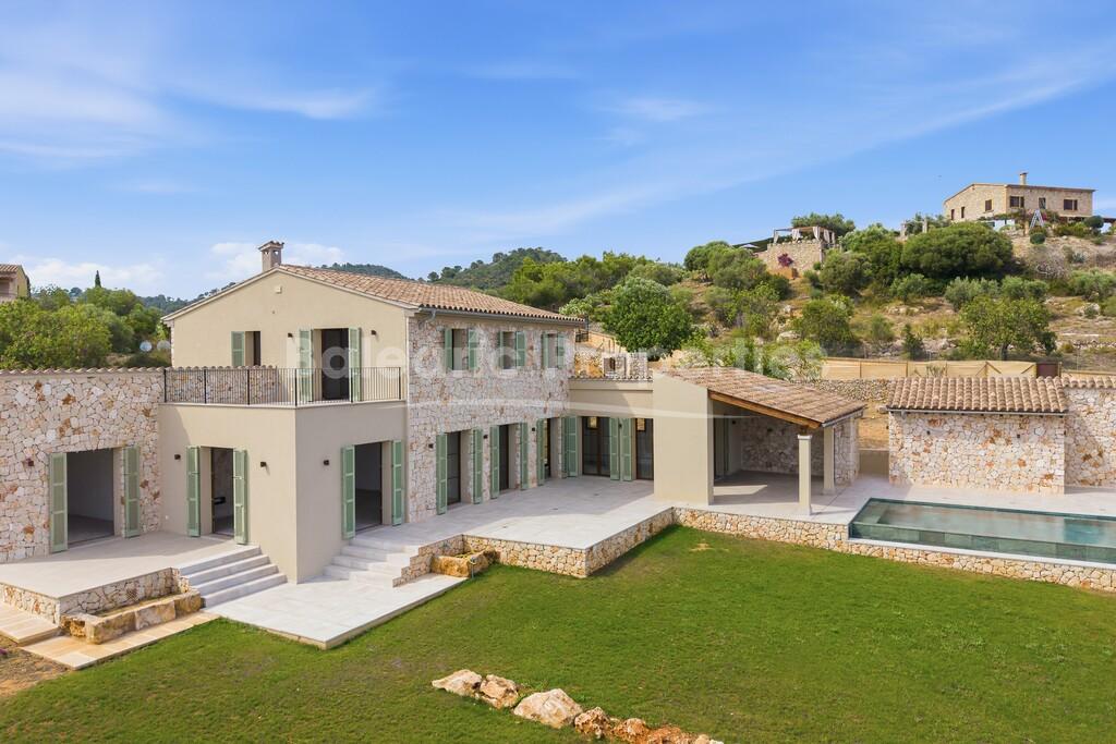 Elegant New-Build Finca with Sea Views in Cala Millor