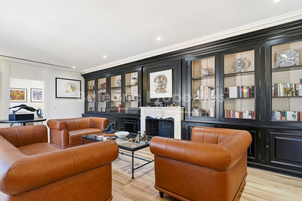 Elegant 4-bedroom luxury apartment for sale in Palma Old Town, Mallorca