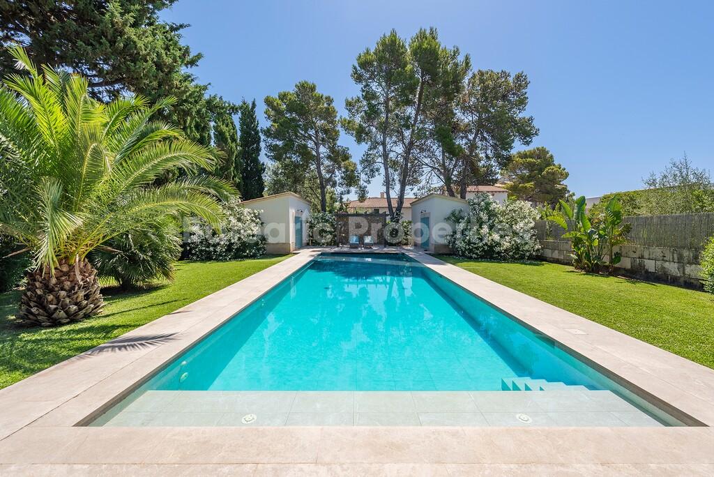 Exklusive Villa zum Verkauf, 200 m vom Strand entfernt in Puerto Pollensa, Nordmallorca