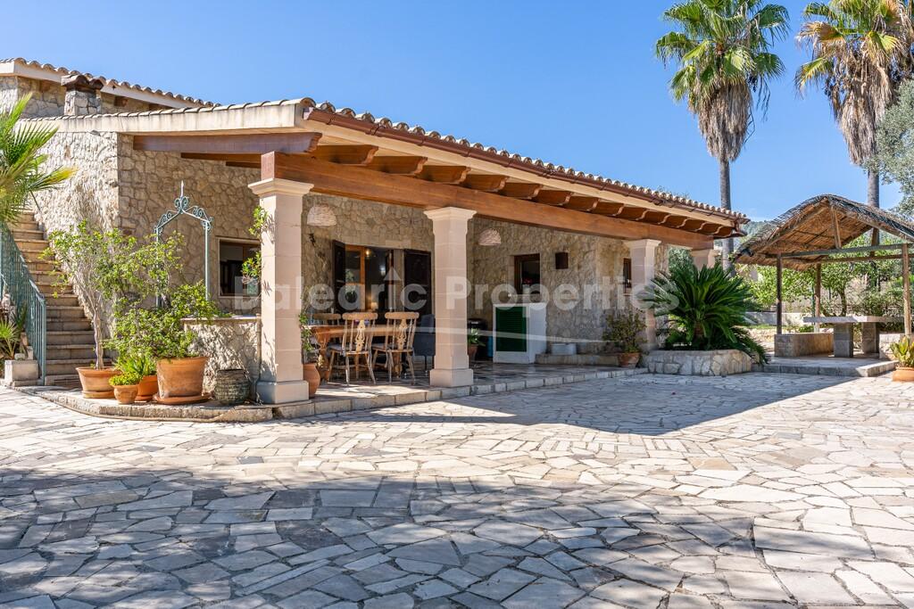 Finca de piedra con piscina en venta en Binissalem, centro de Mallorca