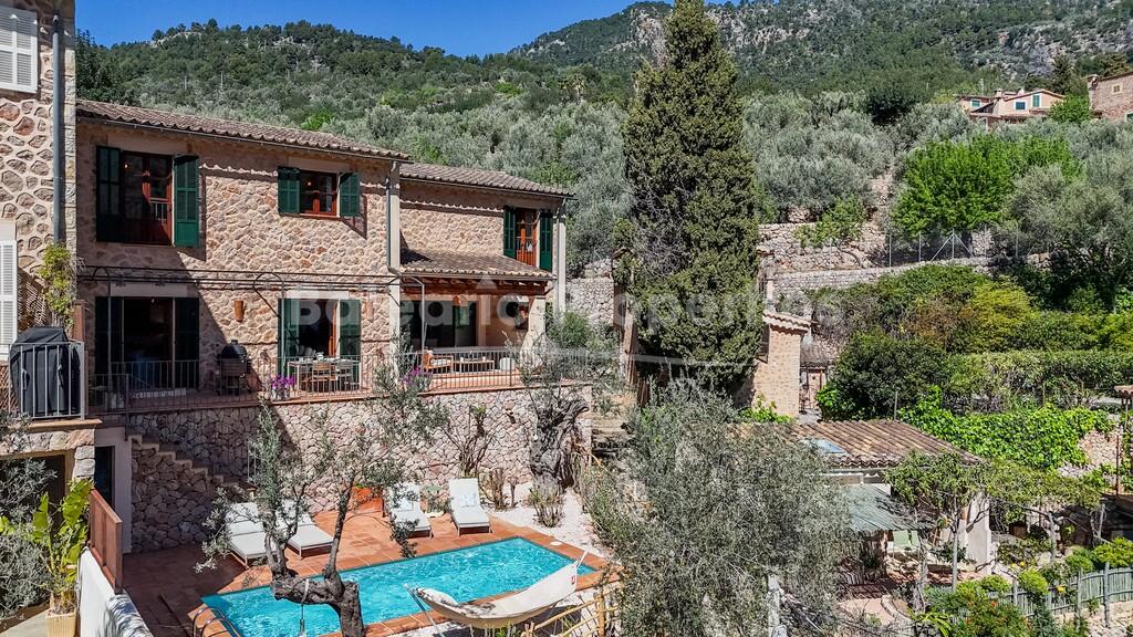 Authentic stone house with panoramic views for sale in Fornalutx, West Mallorca