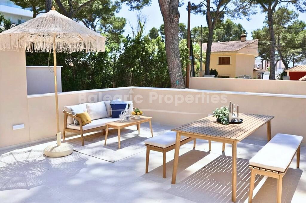 Villa reformada con 3 apartamentos en venta en Playa de Palma, Mallorca