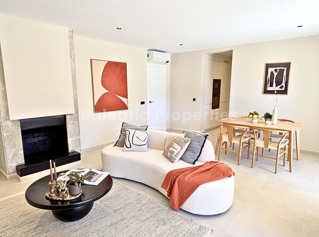 Villa reformada con 3 apartamentos en venta en Playa de Palma, Mallorca
