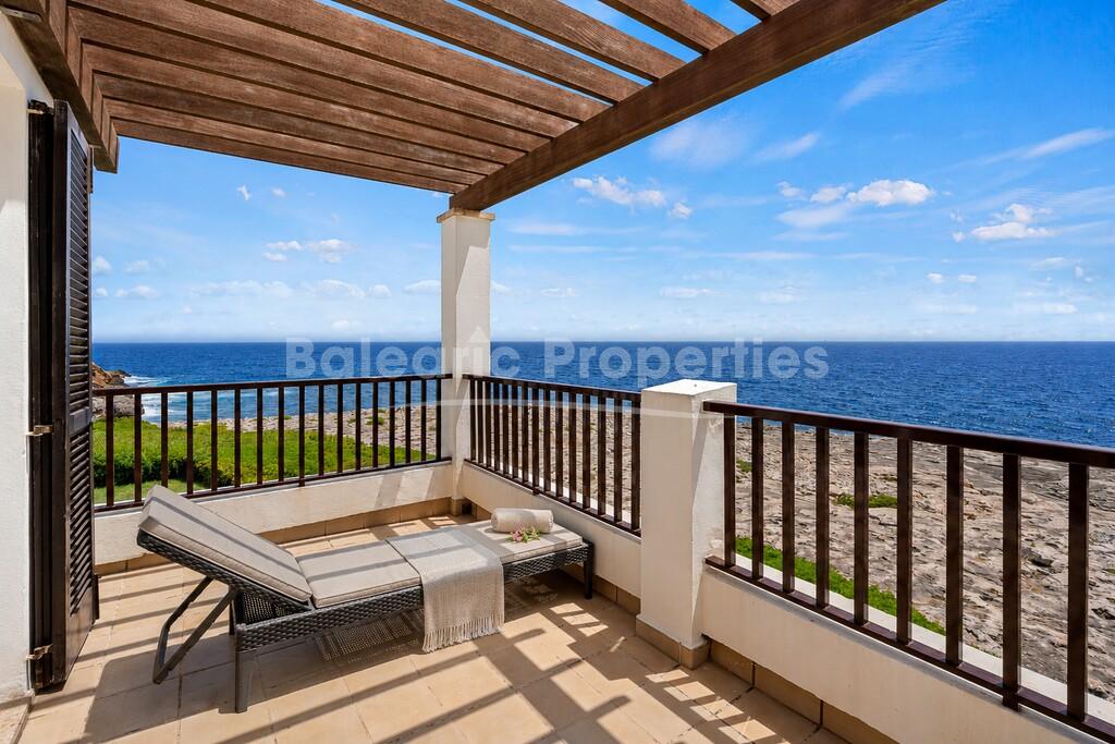 Frontline maisonette flat with uninterrupted sea views for sale in Cala d’Or, Southwest Mallorca