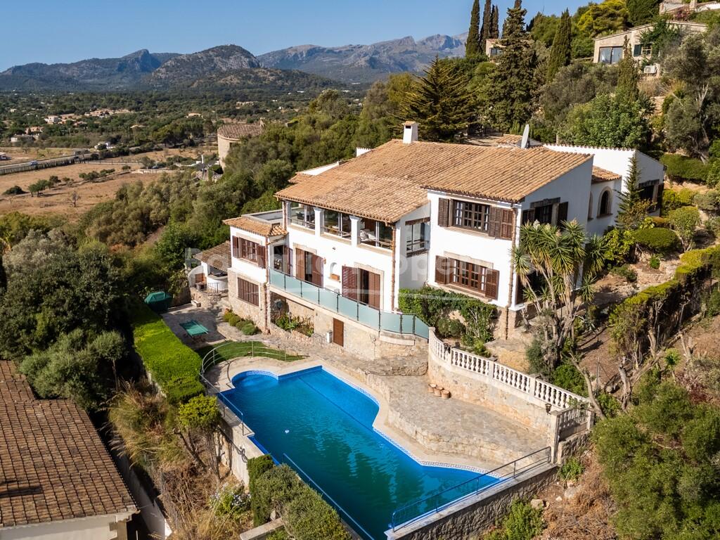 Sea view villa for sale in El Vila, Puerto Pollensa, north Mallorca
