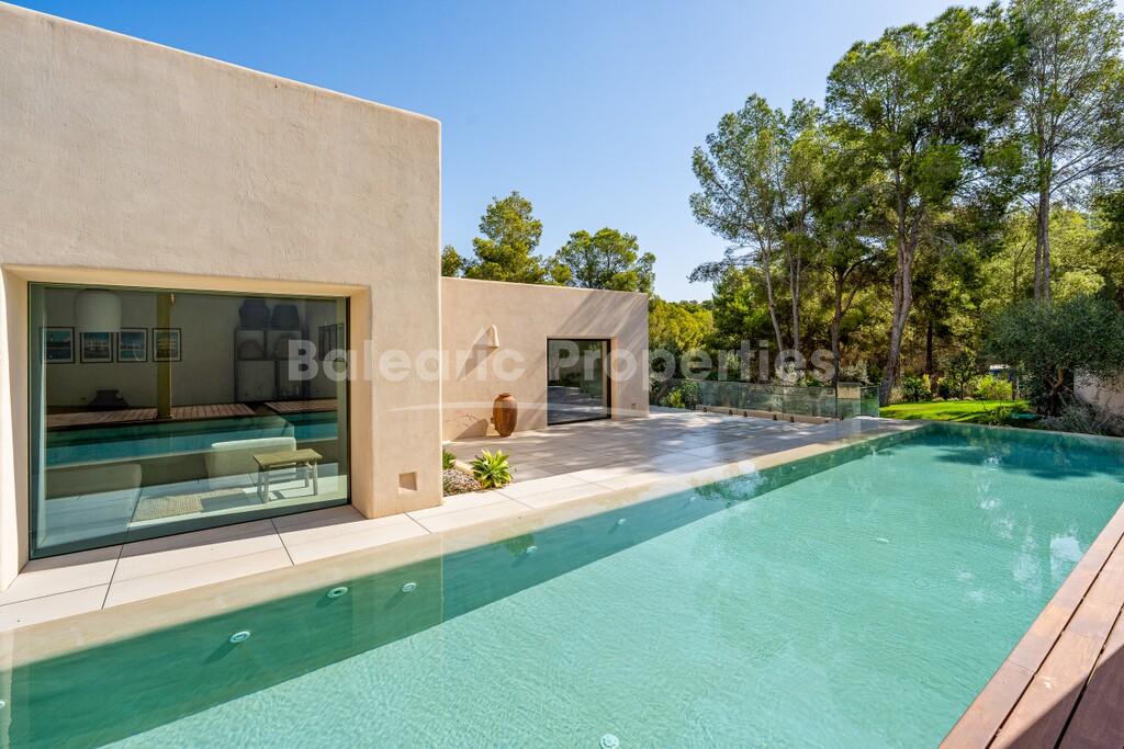 Neu Erbaute Villa im Balinesischen Stil zum Verkauf in Cala Vinyes, Südwest-Mallorca