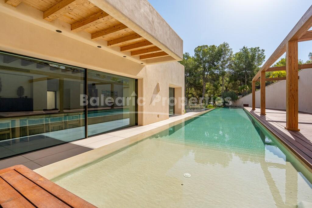 Neu Erbaute Villa im Balinesischen Stil zum Verkauf in Cala Vinyes, Südwest-Mallorca