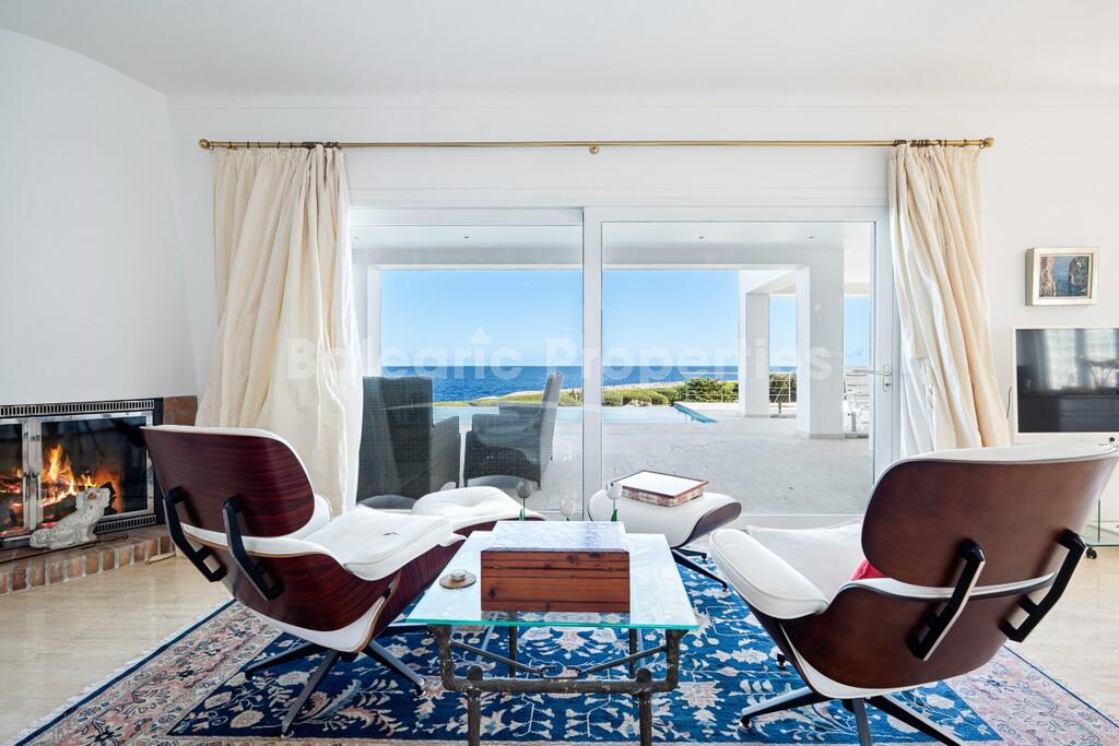 Villa de diseño en primera línea de mar en venta en Cala d’Or, sureste de Mallorca