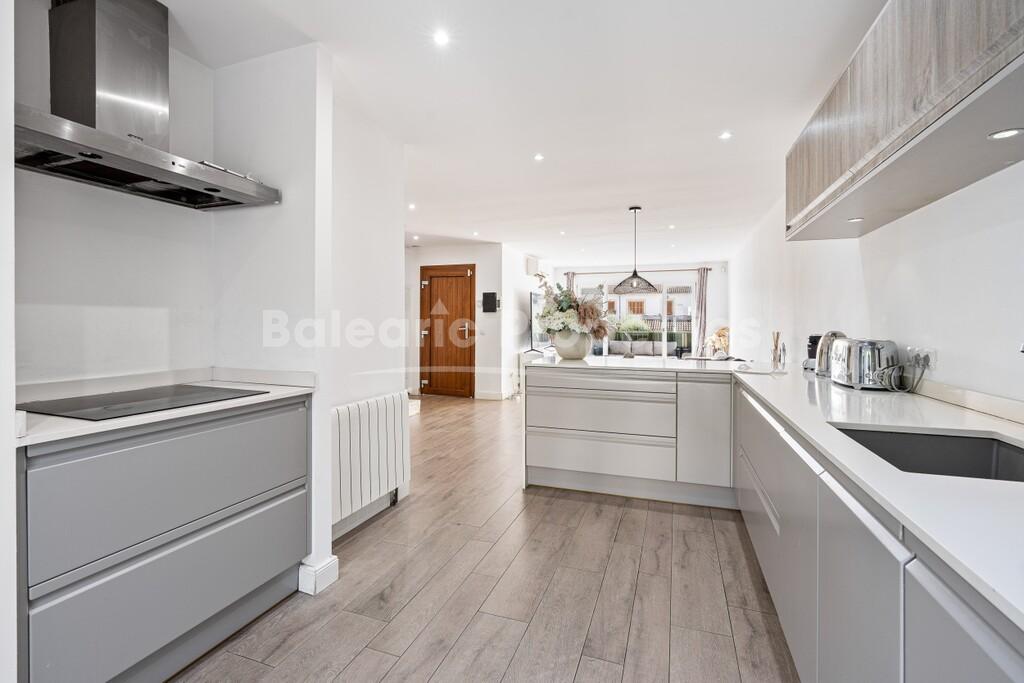 Bright townhouse for sale in Portals Nous, Southwest Mallorca