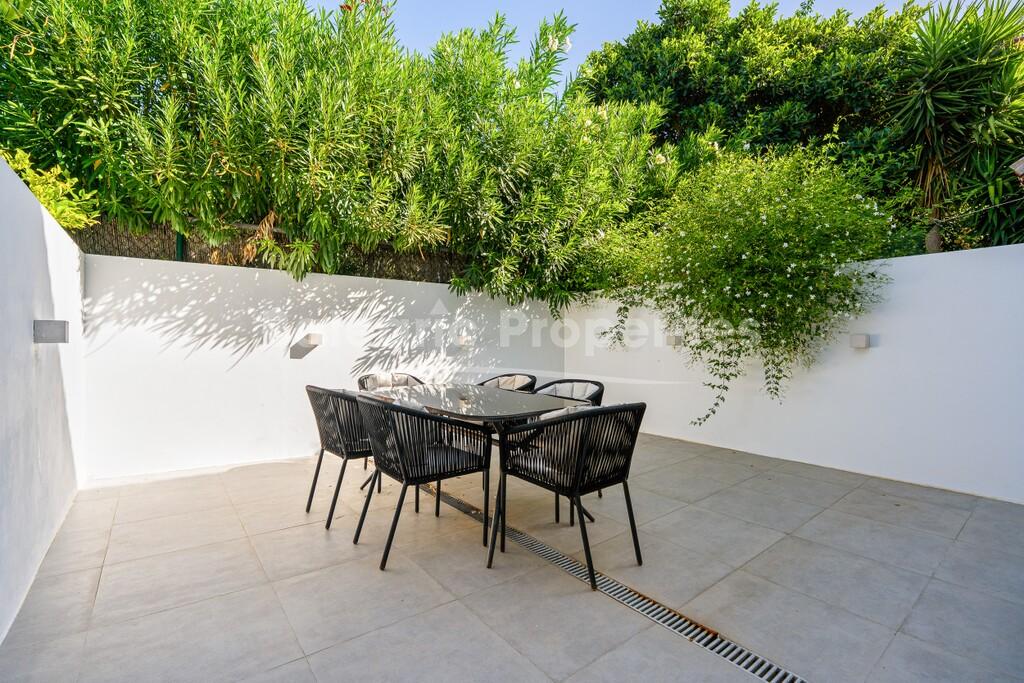 Bright townhouse for sale in Portals Nous, Southwest Mallorca