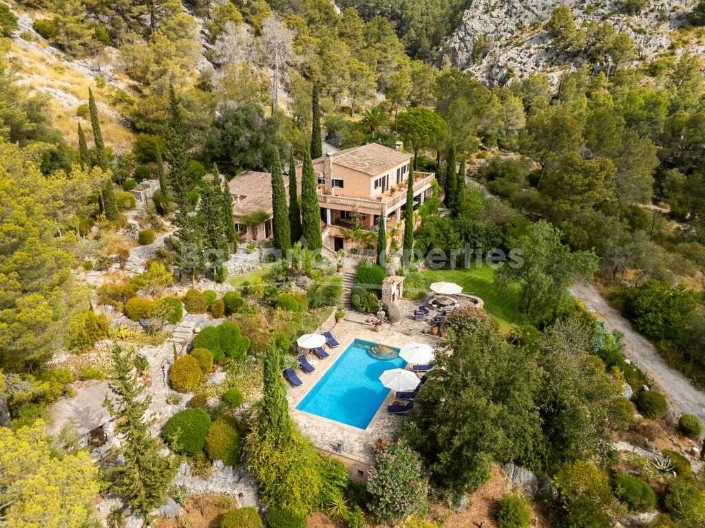Landhaus mit Ferienvermietungslizenz und Bergblick kaufen in Pollença, Nord-Mallorca