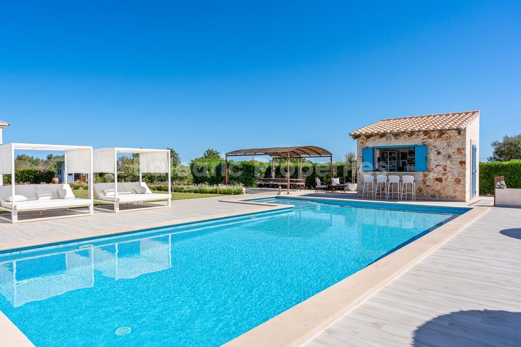 Idyllic finca with vineyard for sale near Portocolom, southeast Mallorca
