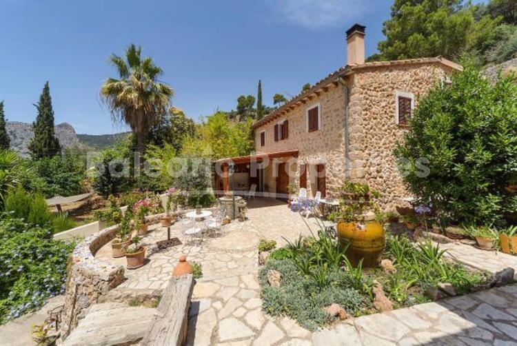 Charming country home for sale on the outskirts of Bunyola, Mallorca