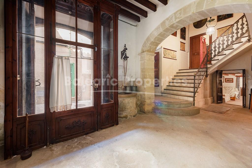 Casa señorial a la venta en el centro de Sineu, Mallorca 