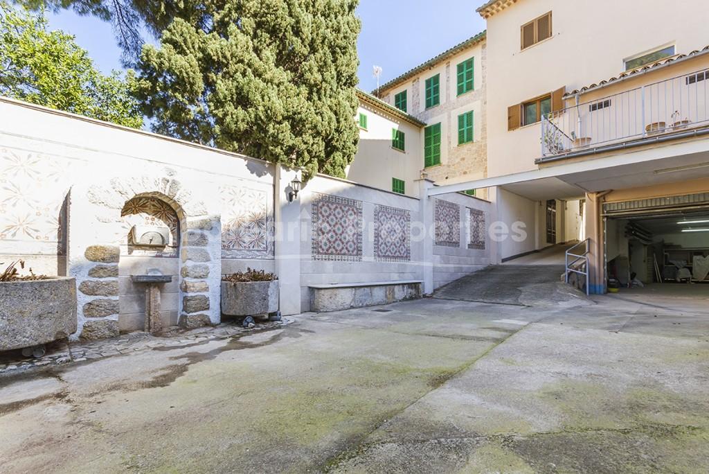 Town house or commercial property for sale in Sóller, Mallorca