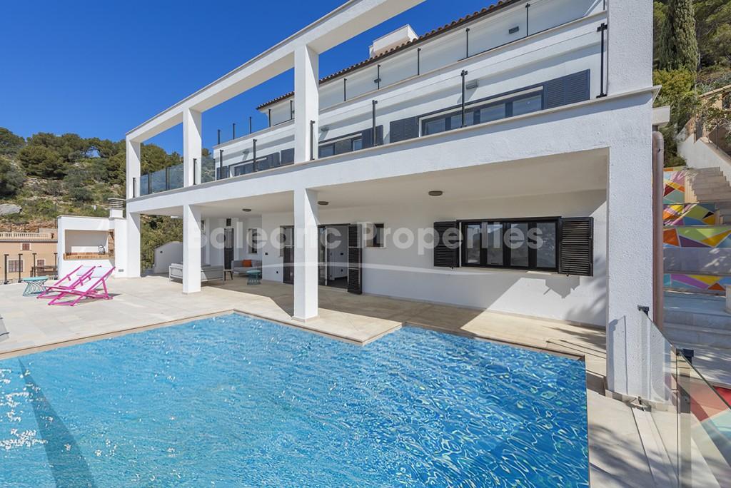 Lujosa villa en la ladera con licencia de alquiler, en venta en Canyamel, Mallorca
