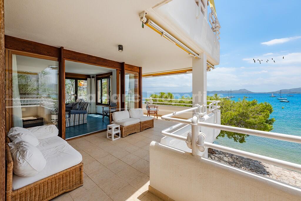 Frontline apartment for sale in Puerto Pollensa, Mallorca