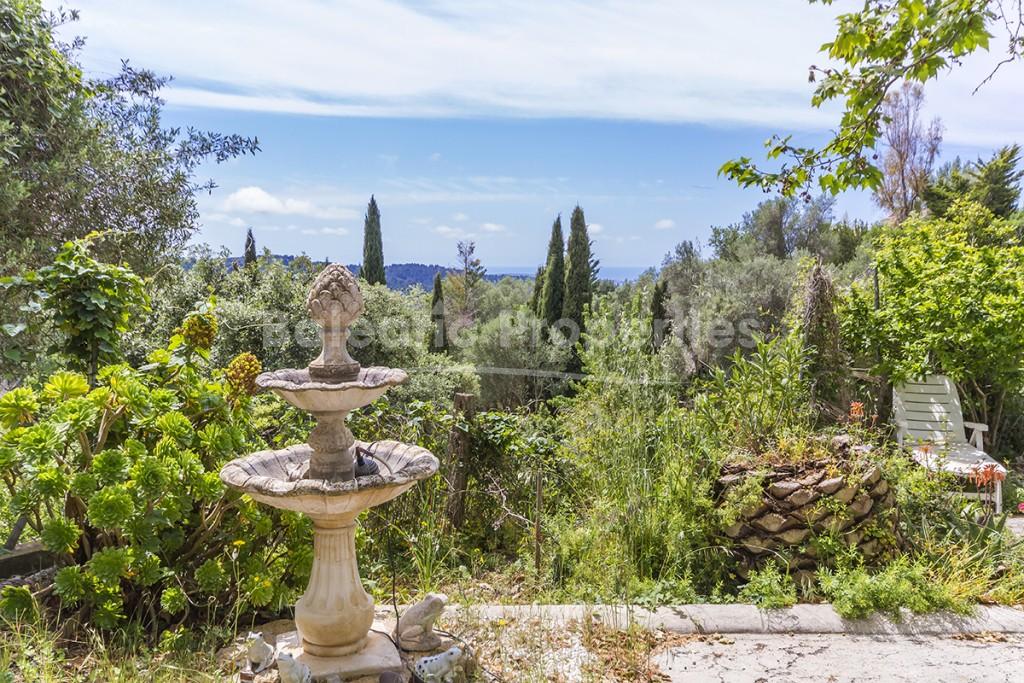 Casa de pueblo independiente con piscina en venta en el centro de Galilea, Mallorca