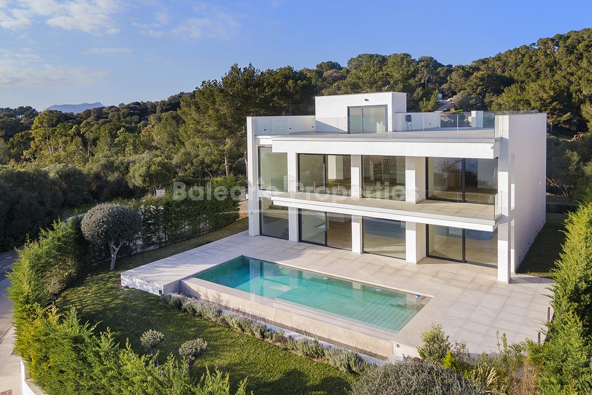 Espectacular villa con vistas al mar en venta en Alcanada, Alcúdia, Mallorca