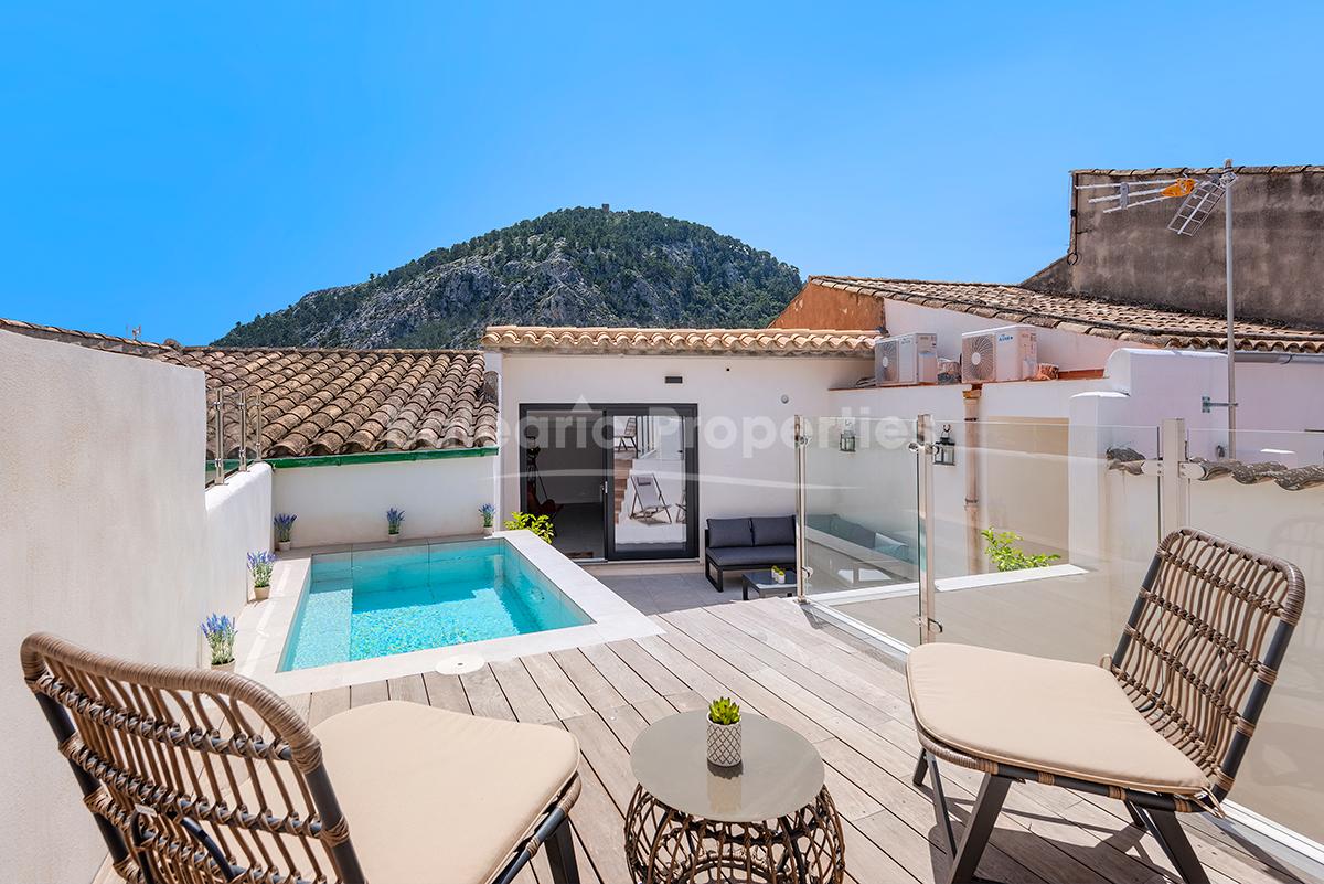 Completely reformed town house with pool for sale in the old town of Pollensa, Mallorca