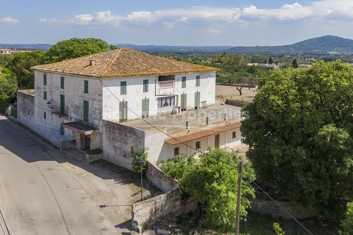Traditional country estate to reform for sale on the outskirts of Campanet, Mallorca