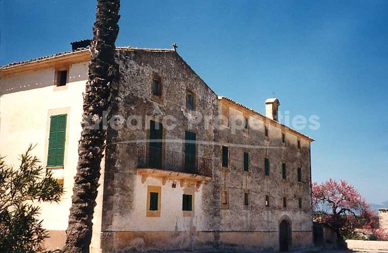 Histórica mansión a la venta de mediados del siglo XIII cerca de Algaida, Mallorca 