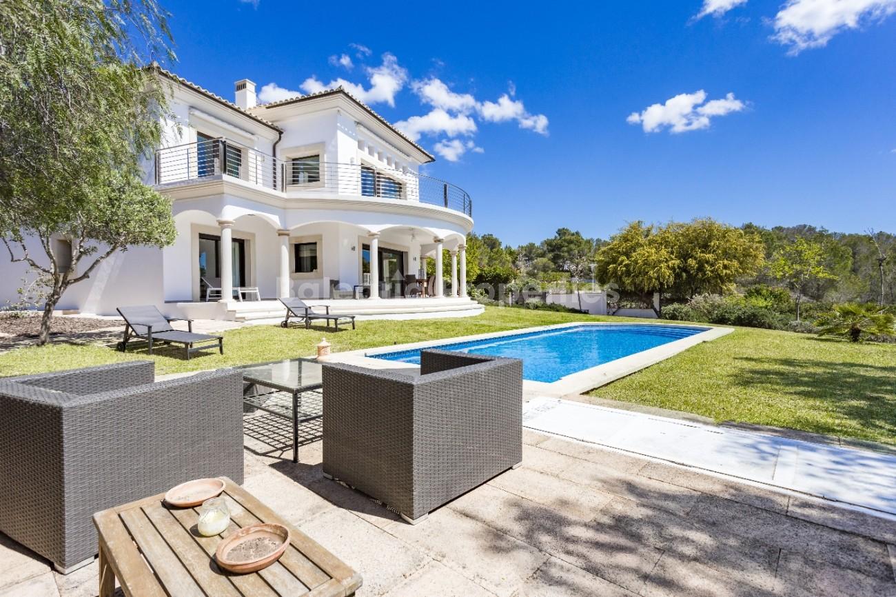 Sea view villa with rental license for sale in Cala Vinyas, Mallorca