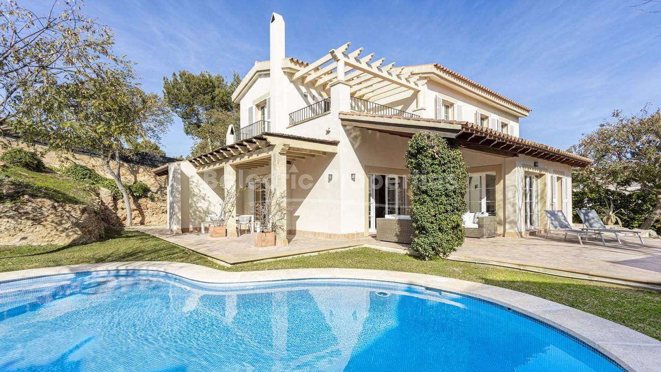 Villa de cuatro dormitorios con vistas al mar en venta en Nova Santa Ponsa, Mallorca