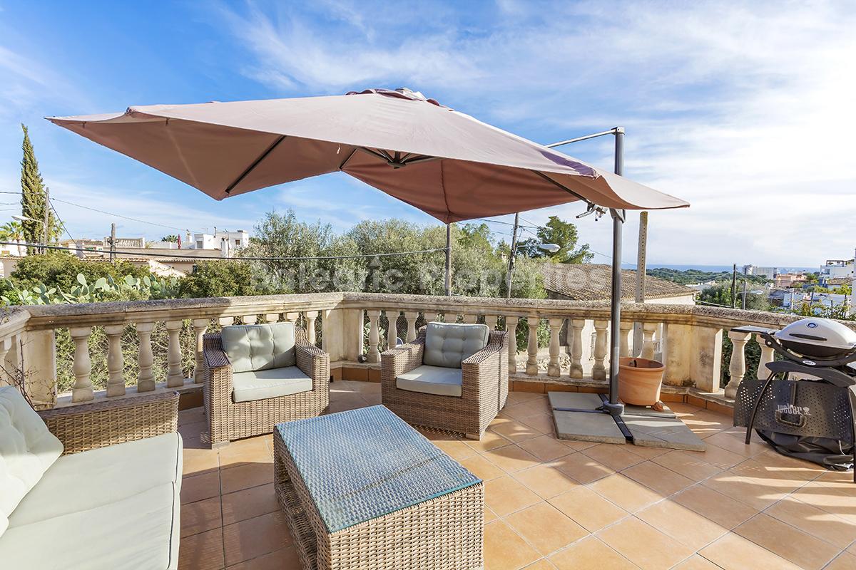 Townhouse with large terraces and partial sea views, for sale in Gènova, Mallorca