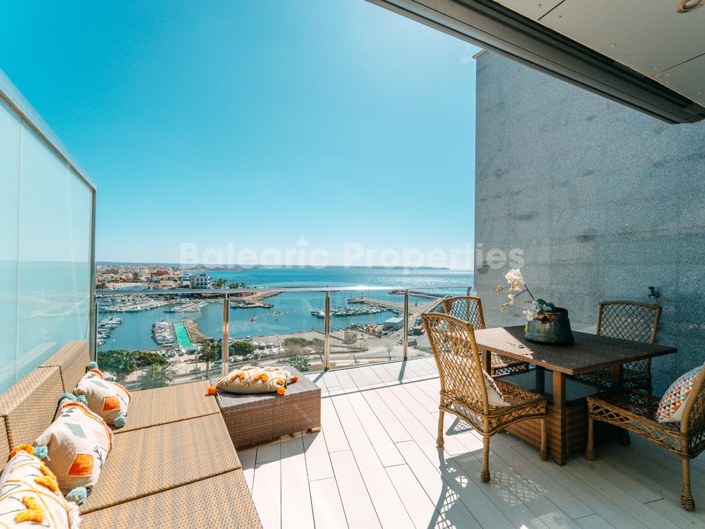 FIRST LINE TO THE SEA SUPERB PENTHOUSE WITH PRIVATE POOL IN PALMA DE MALLORCA