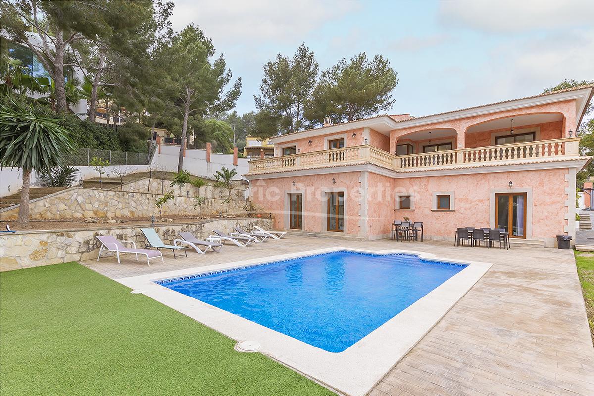 Villa with holiday rental license, for sale near the beaches in Palmanova, Mallorca