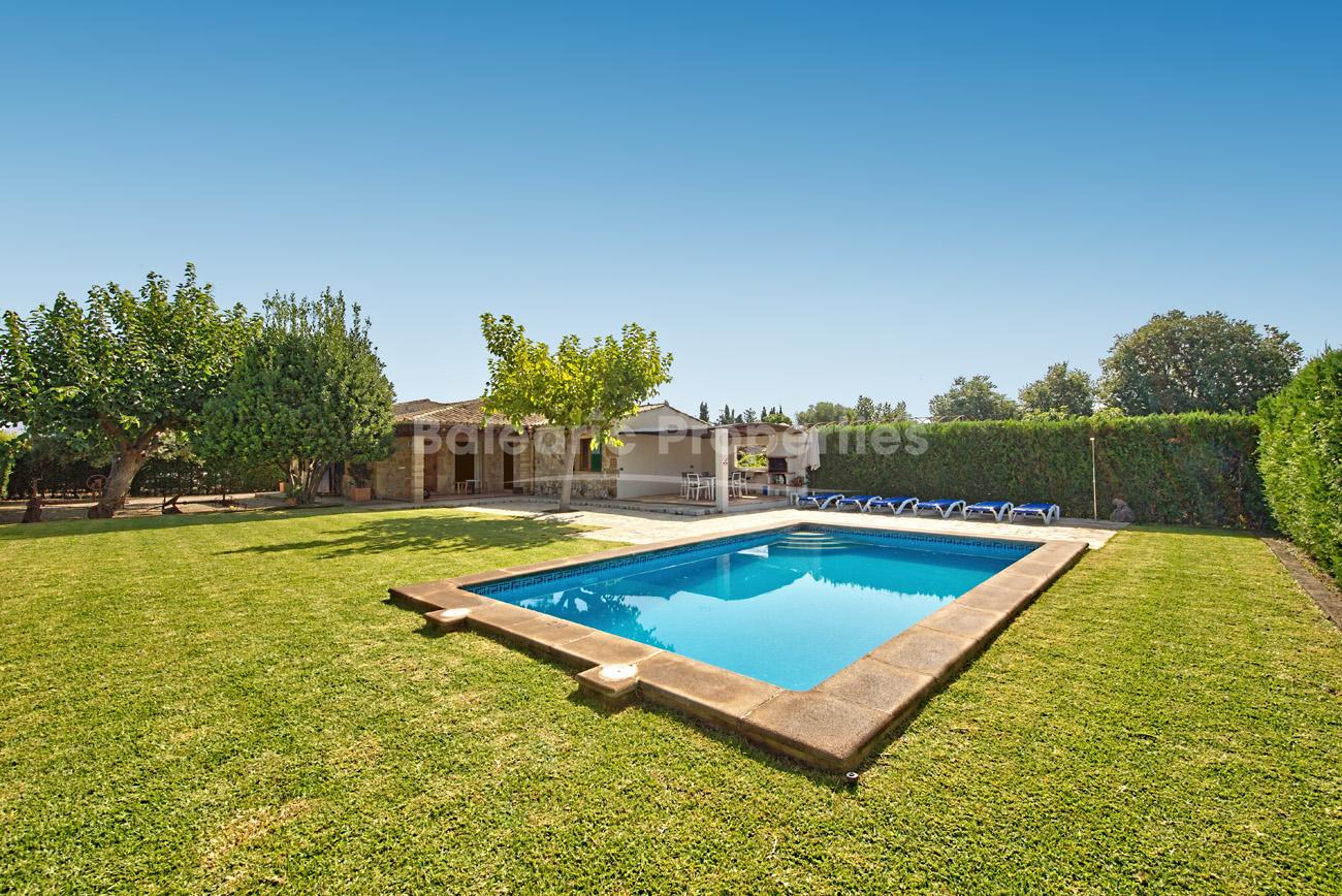 Villa rústica con licencia de alquiler de vacaciones en venta en Pollensa, Mallorca