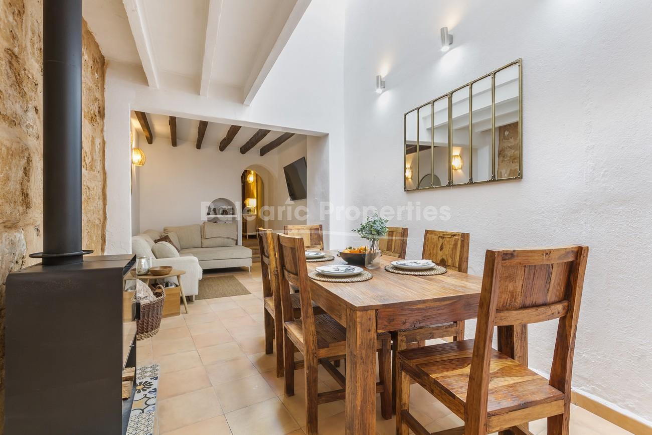 Encantadora casa de pueblo con licencia de alquiler vacacional en venta en Pollença, Mallorca