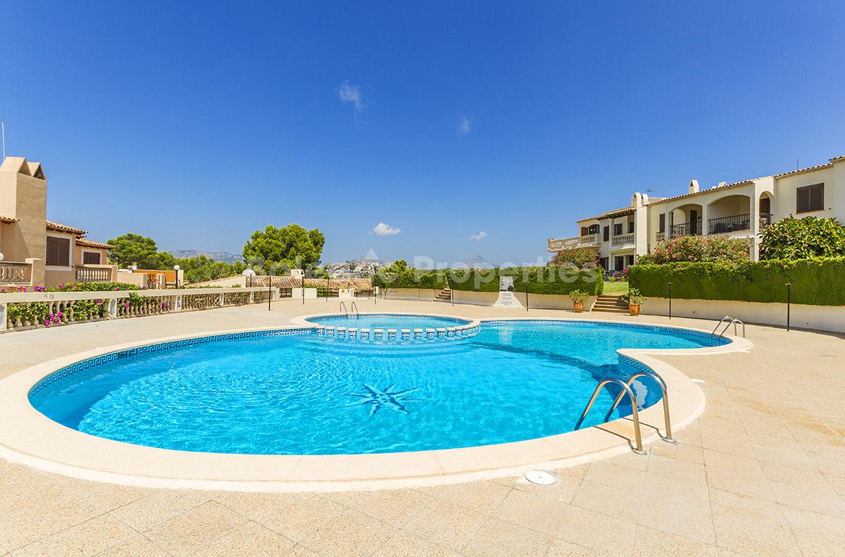 Immaculate apartment with community pools for sale in Santa Ponsa, Mallorca