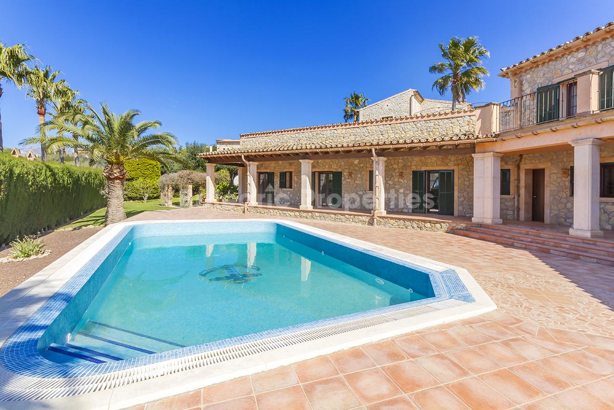 Mediterranean style villa for sale in the historic town of Calvià, Mallorca