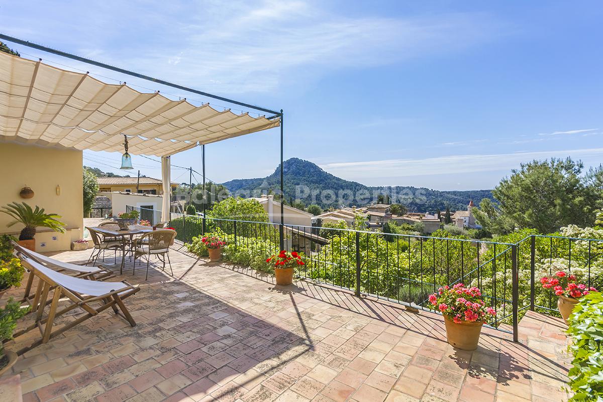 Encantadora villa con vistas al mar en venta en Galilea, Puigpunyent, Mallorca