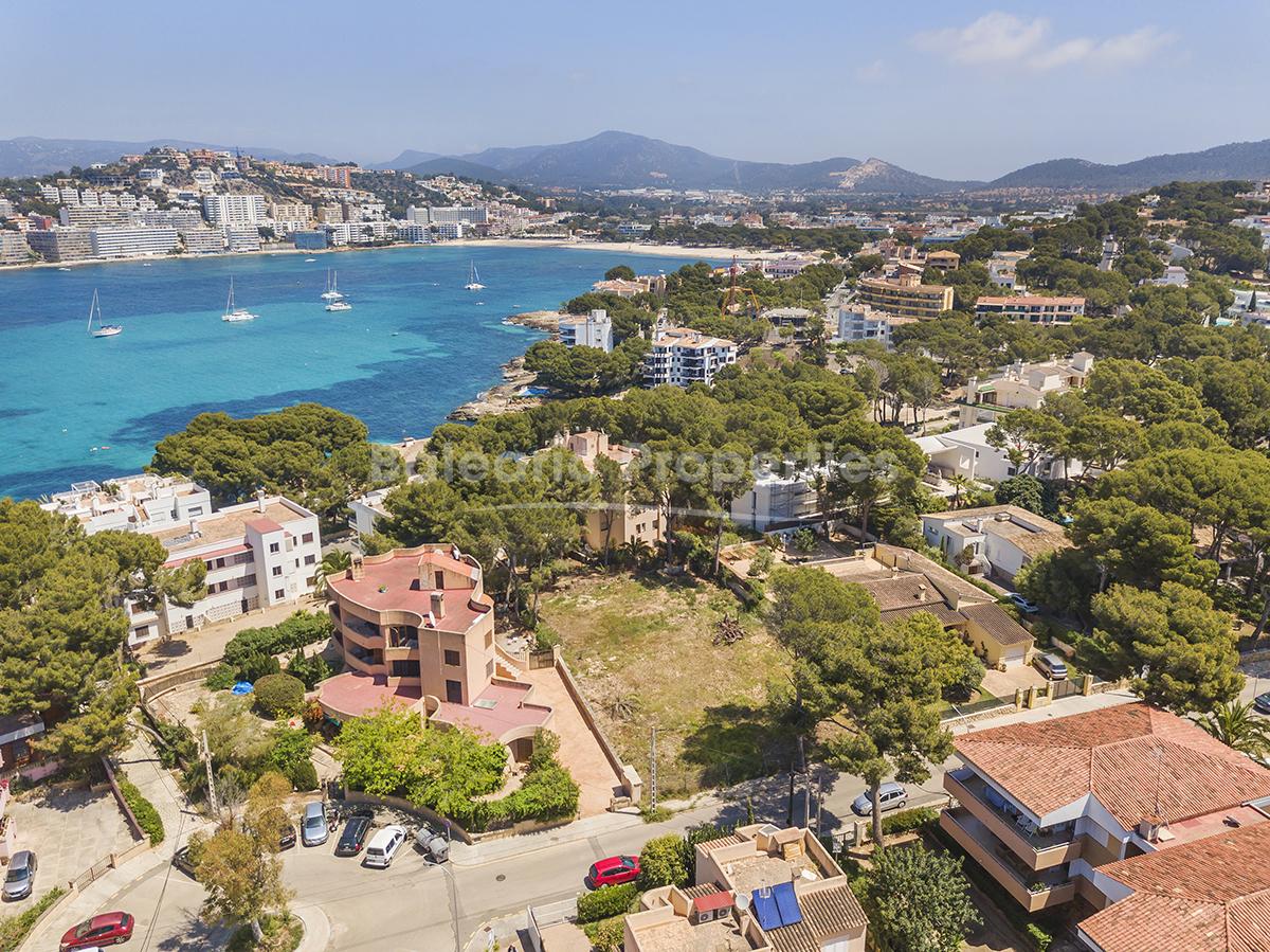 Exclusivo terreno edificable con licencia en venta en Santa Ponsa, Mallorca