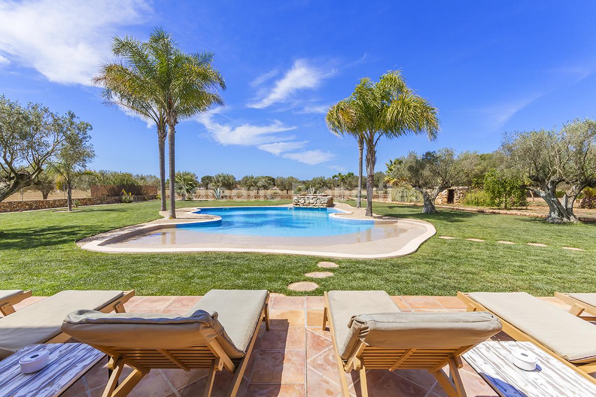 Outstanding finca with holiday license for sale in Campos, Mallorca